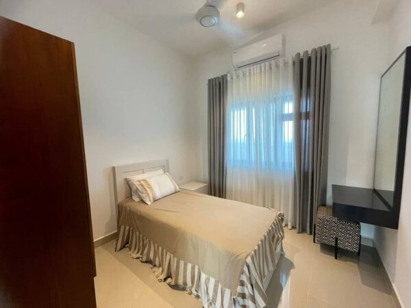 LKR 32.5 million | Furnished 2 Bedroom Apartment for SALE at Canterbury, Kahathuduwa - Image 4