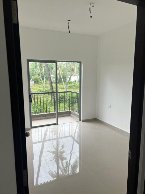 Rs 25 M 2 BR apartment Malabe skyline - Image 5