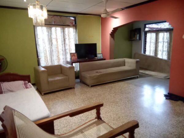 LKR 31 million (1.6 million Per Perch) | 19 Perch Land for SALE with an Old House - Image 4