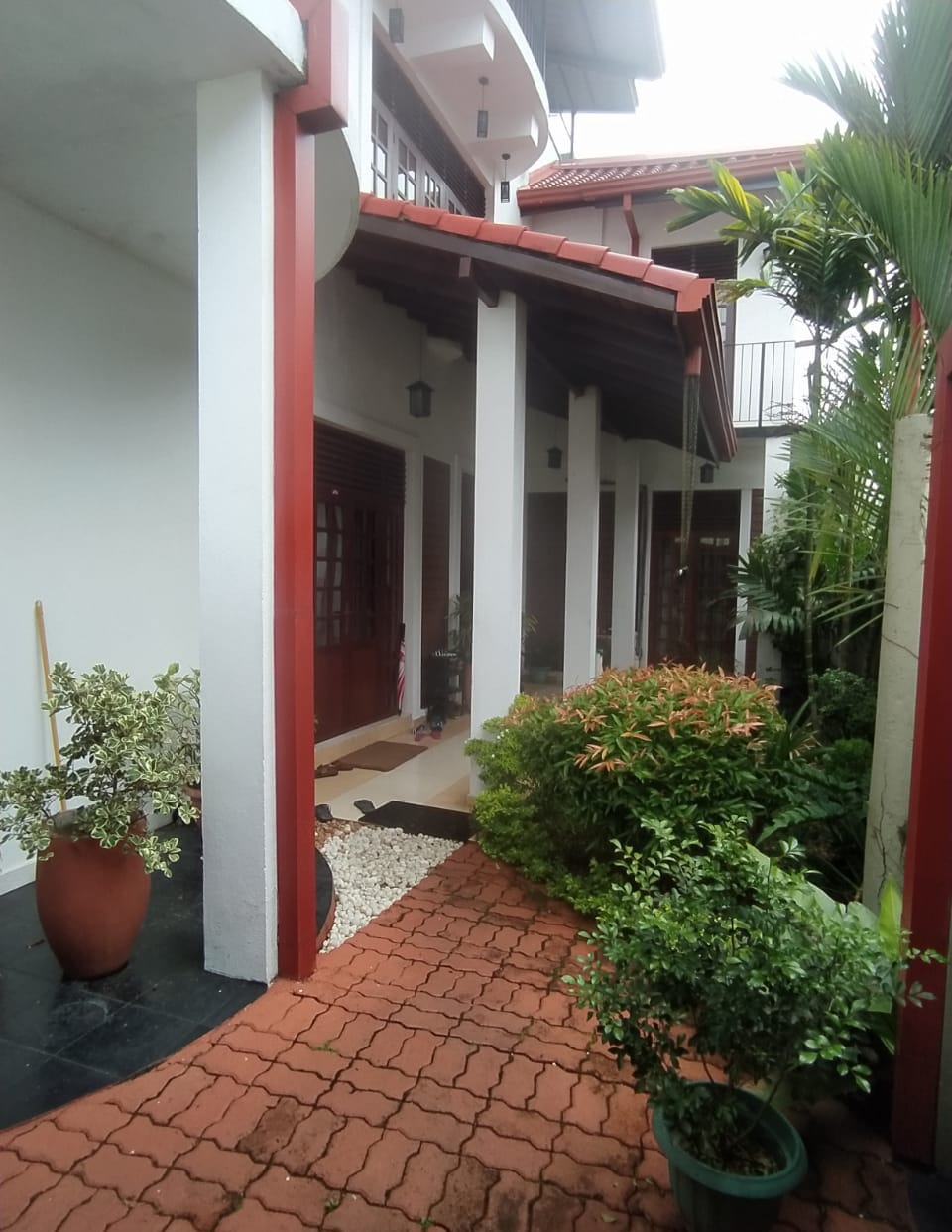 LKR 42.5 million | 10 Perch Fully Furnished House for SALE in Piliyandala (Gangarama Rd) (H013) - Image 6
