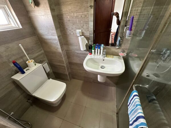 LKR 35 million | 2 Bedroom Apartment for SALE in Mount Lavinia (De Saram Rd) - Image 4