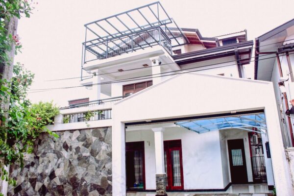 Fully Furnished House for sale in Kesbewa Piliyandala - Image 2