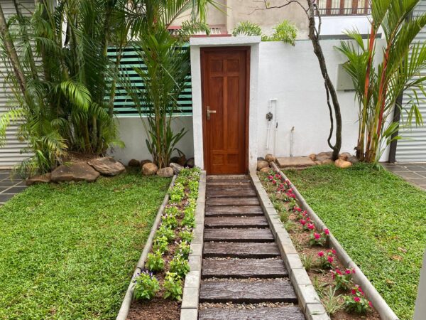 Well maintained Two-Story House for Sale in Colombo 05 - Image 7