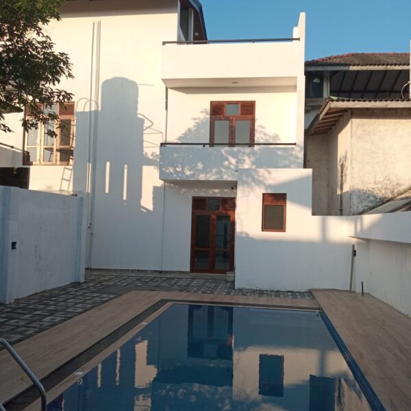 Luxury House for sale | Boralesgamuwa - Image 3