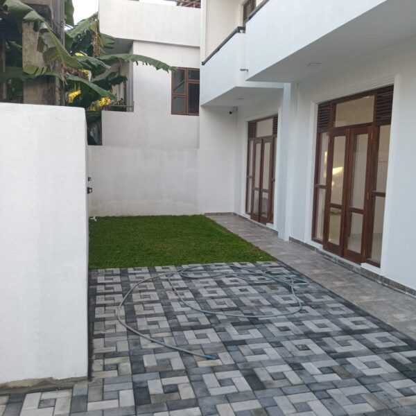 Luxury House for sale | Boralesgamuwa - Image 5
