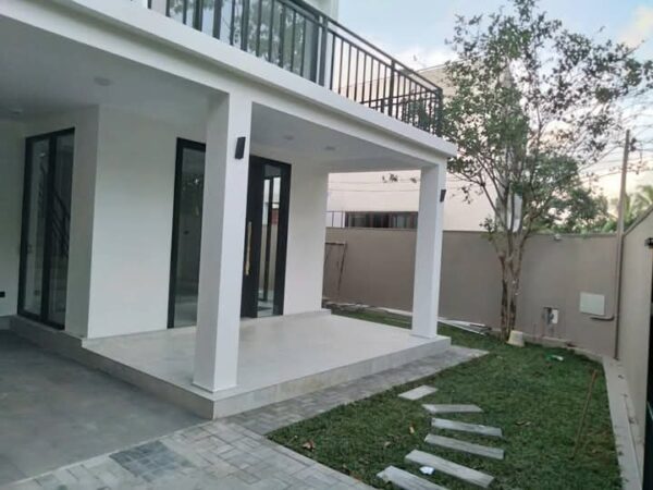 Modern House for sale in Kottawa - Image 6