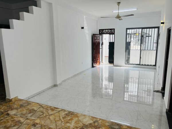 2 BR House for Rent in Kolonnawa - Image 4