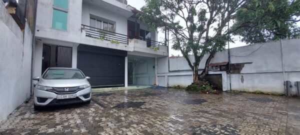 LKR 47 M |Commercial building in Piliyandala - Image 2