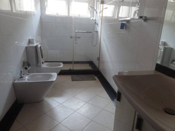8 BR Rental House in Dehiwala - Image 5