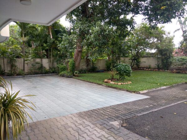 8 BR Rental House in Dehiwala - Image 2