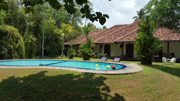 Luxurious 6-Bedroom Villa for Sale in Bentota – Prime Tourist Location - Image 2