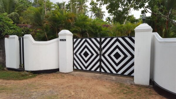 Luxurious 6-Bedroom Villa for Sale in Bentota – Prime Tourist Location - Image 4