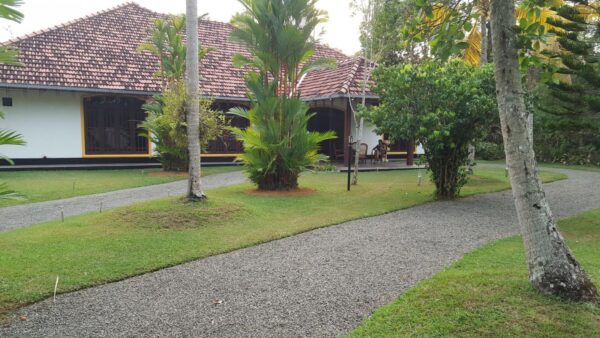 Luxurious 6-Bedroom Villa for Sale in Bentota – Prime Tourist Location - Image 3