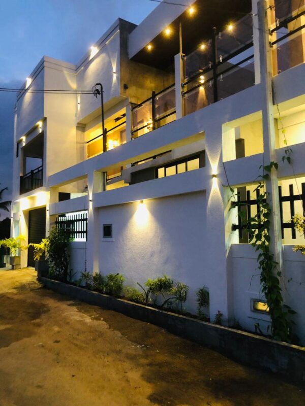 Luxury House with swimming Pool In Kottawa - Image 8