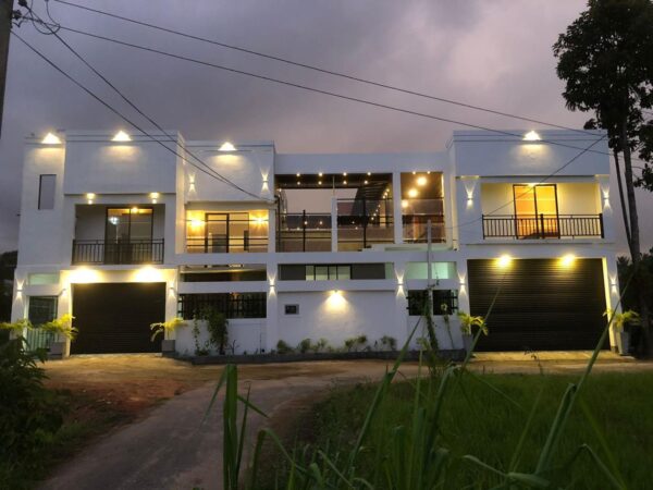 Luxury House with swimming Pool In Kottawa - Image 3
