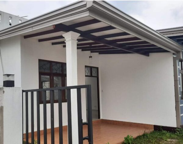 LKR 13.5 House for sale Meegoda - Image 6