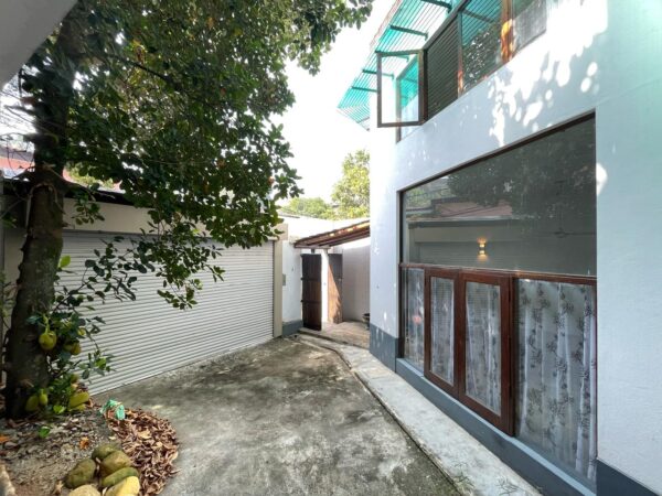 LKR 52 M House for sale in Nugegoda - Image 2