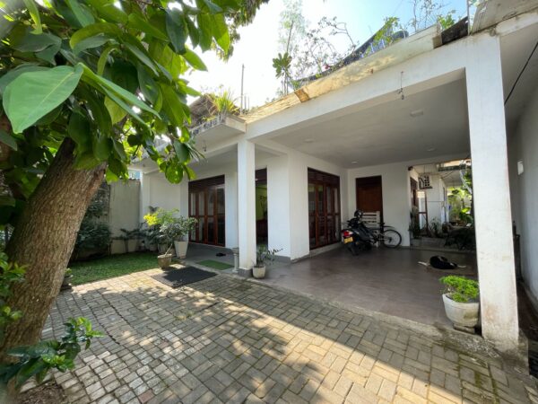 11 Perch House for sale in Delkanda ( Nugegoda ) - Image 2