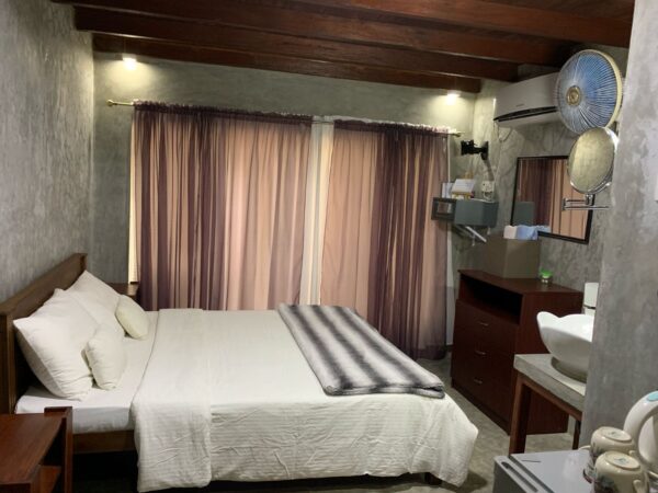 Antique villa for sale in Hikkaduwa - Image 5