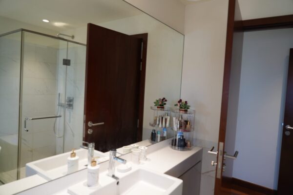 Luxury 2 BR apartment for sale in cinnamon life colombo - Image 6
