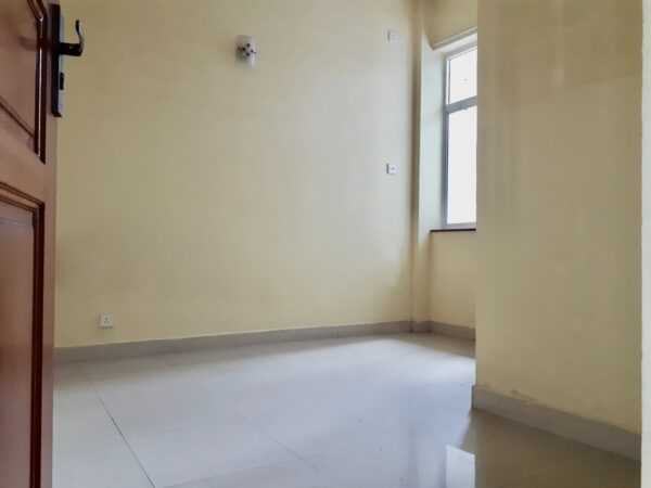 2 BR apartment for sale in Colombo 05 - Image 2