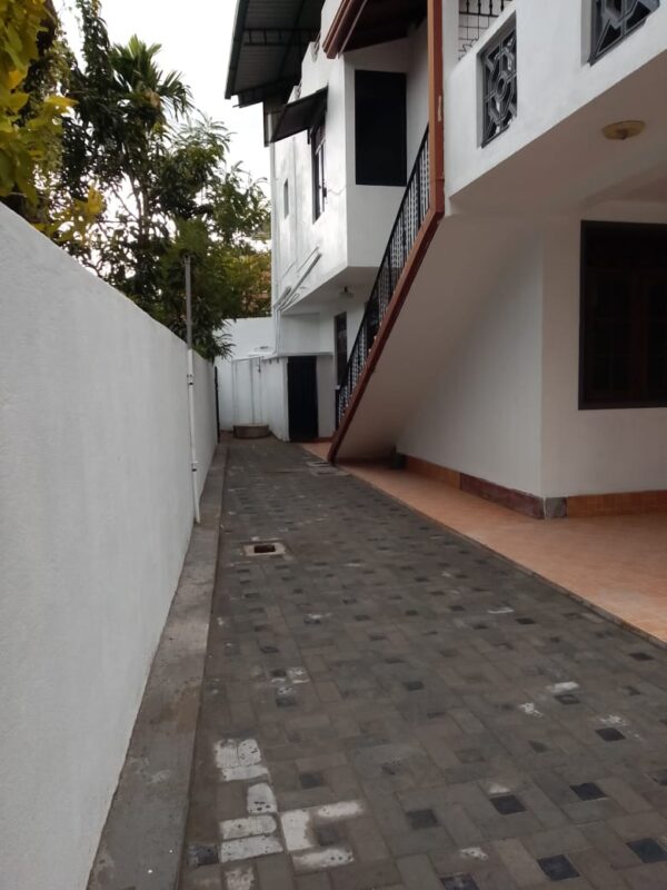 LKR 33 M | House for sale in Boralesgamuwa - Image 6