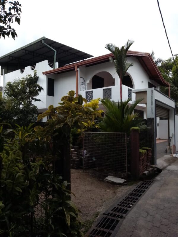 LKR 33 M | House for sale in Boralesgamuwa - Image 5