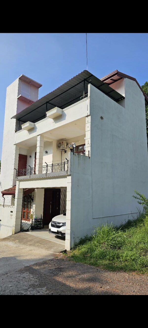 3 story House for sale in Ragama - Image 2