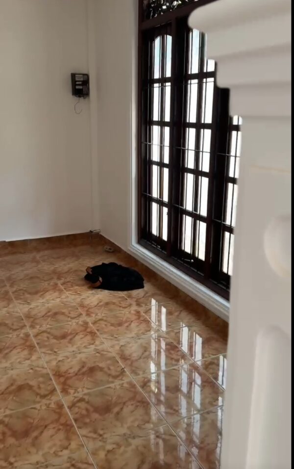 LKR 33 M | House for sale in Boralesgamuwa - Image 3
