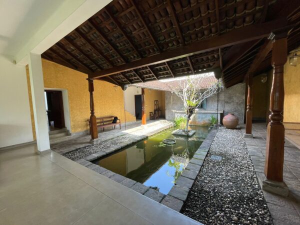 22 Perch Bawa style House for sale in Rajagiriya - Image 6