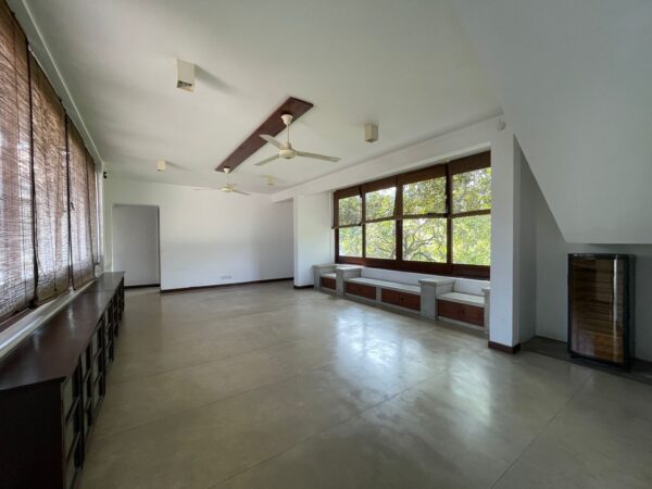 22 Perch Bawa style House for sale in Rajagiriya - Image 3