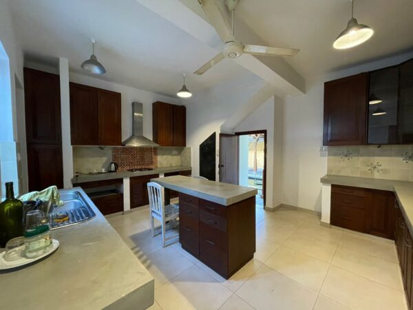22 Perch Bawa style House for sale in Rajagiriya - Image 4
