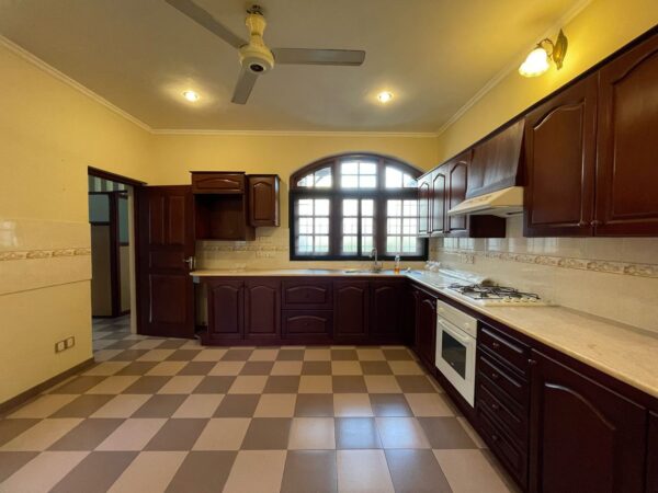 USD 2,600 (Per Month) | 4 Bedroom House for RENT in Colombo 04 (Off Dickman’s Rd) - Image 3