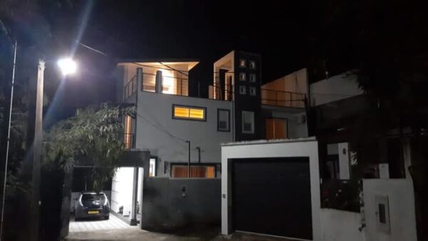Modern House for sale in Piliyandala ( Makuluduwa ) - Image 2