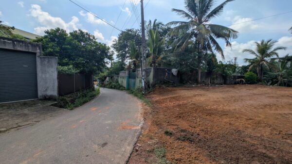 11.3 Perch Land for sale in Rajagiriya - Image 4