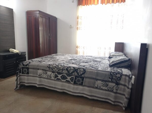 Furnished 2 BR for sale in Colombo 04 - Image 3