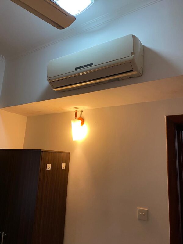 Stylish living in Colombo, 2 BR for Rent - Image 4