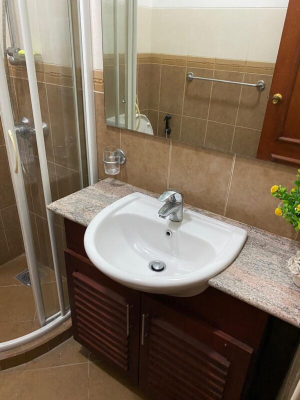 Stylish living in Colombo, 2 BR for Rent - Image 2