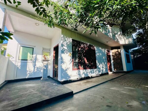 Two story House for sale in Kotte ( Madiwela ) - Image 2