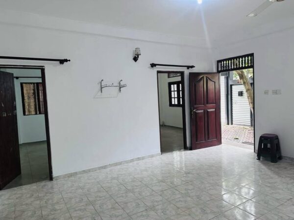 Two story House for sale in Kotte ( Madiwela ) - Image 8