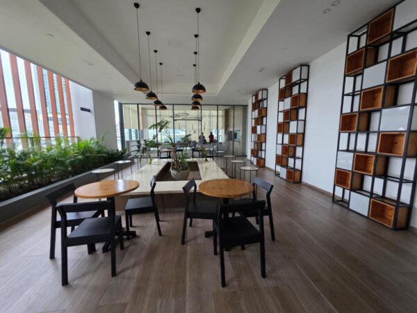 Luxury Furnished apartment for rent in Capitol twinpeaks Colombo - Image 5