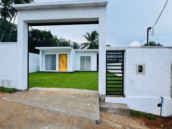 Modern Brand new House for sale in Delgoda - Image 5