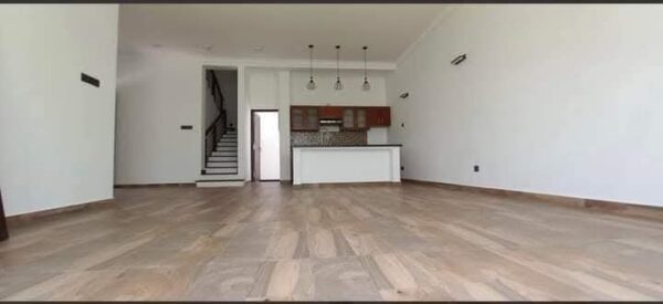 Modern House for sale in Piliyandala - Image 8