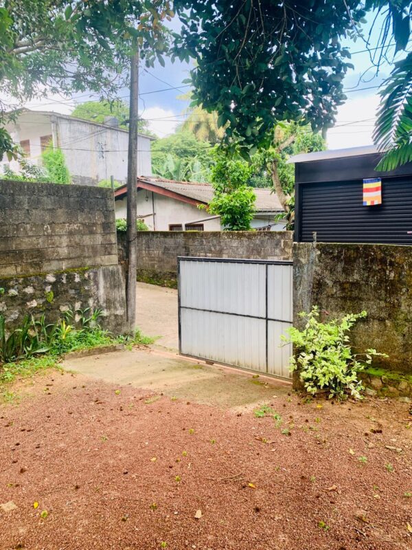 10.4 Perch Land for sale in Thalawathugoda - Image 3