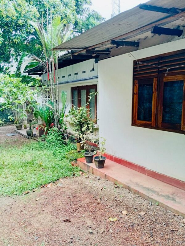 10.4 Perch Land for sale in Thalawathugoda - Image 5