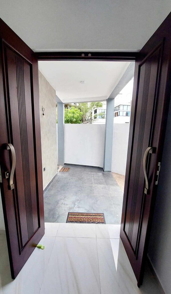 Modern House for sale in Negambo - Image 3