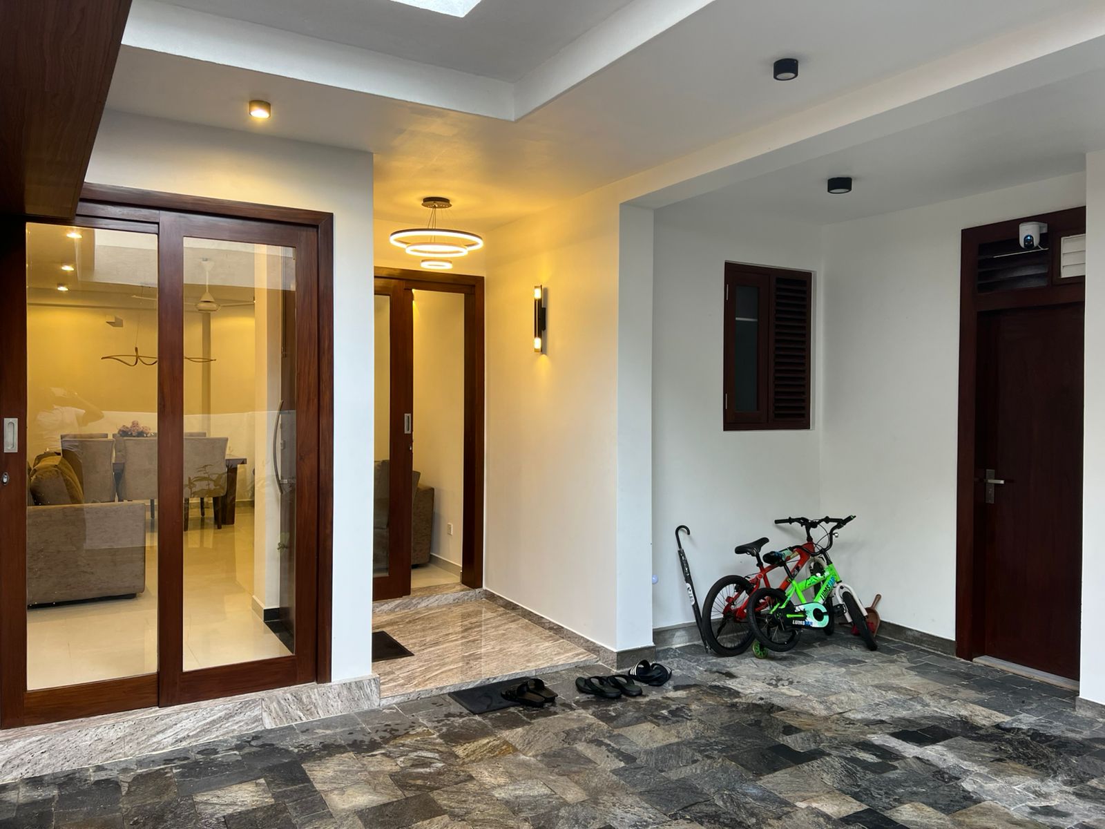 This stunning 5-perch property offers in Kalubowila, Dehiwala - Image 3