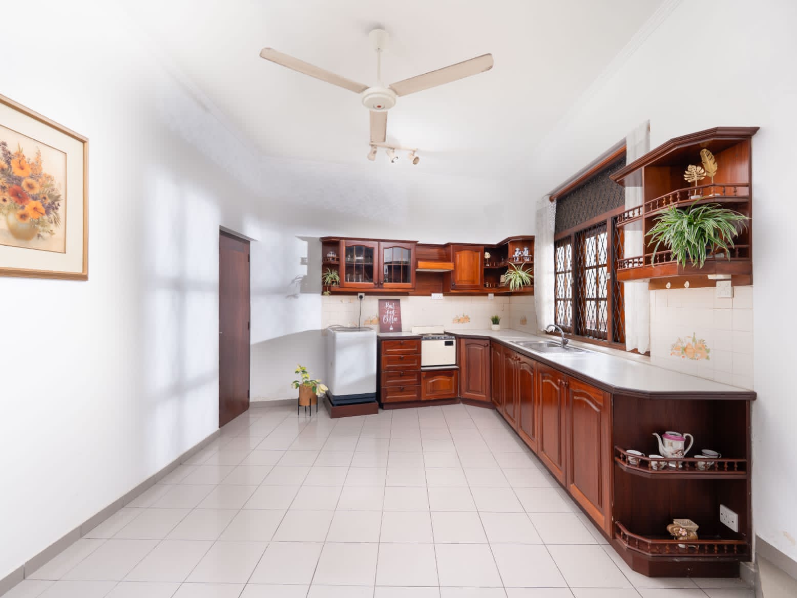 13.7 Perch House with two Annexes for sale in Kalubowila, Dehiwala - Image 4