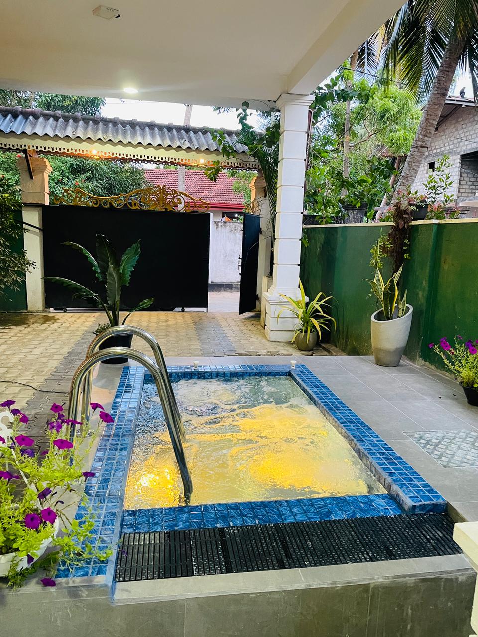 Tourist villa for sale in Ahungalla - Image 8