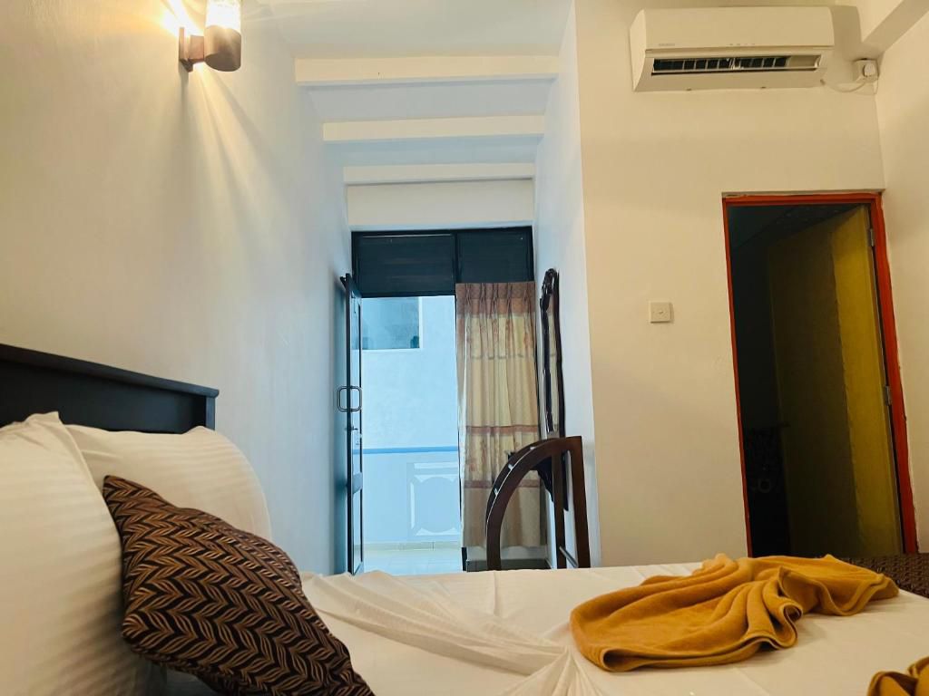 20 Rooms Hotel for sale in Polhena Matara - Image 3